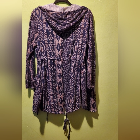 Hooded sweater - Picture 3 of 7